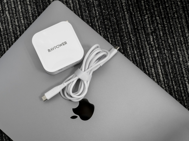 RAVPower】GaN採用モデル第4弾! PD3.0対応 MacBook Pro等2台同時急速