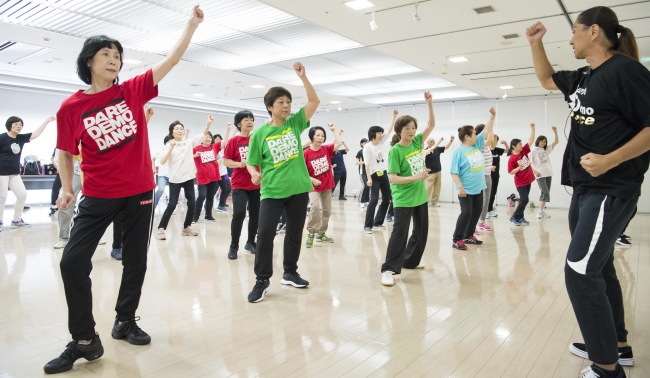 SAMと踊って健康長寿！『DVDつき一生元気に動ける体を！ダレデモダンス