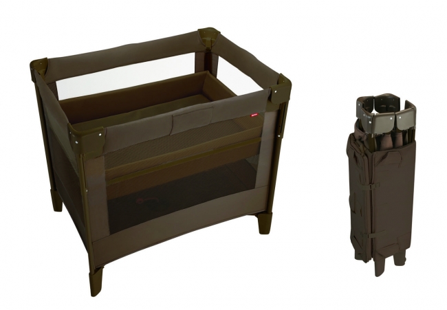 アップリカだけのコンパクト折りたたみ構造！！たためるベビーベッド