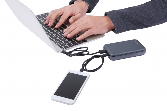 たった300gでノートPCを高速充電できる革命的モバイルバッテリー