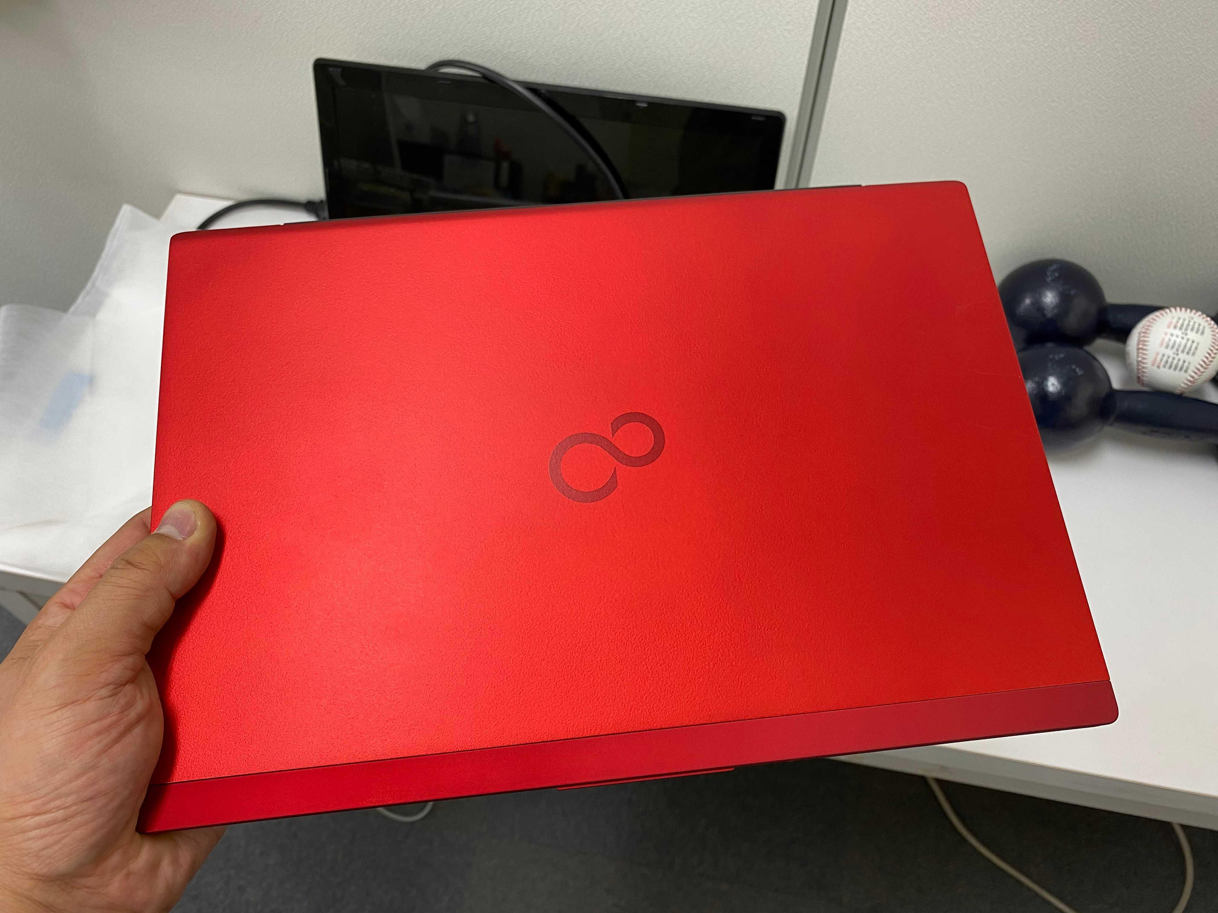 ゆくPCくるPC 黒と銀のWindows7ノート → ガーネットレッドのWindows10