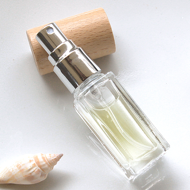 プルメリア（フランジパニ）の香水！天然の花の香りが人気の香水