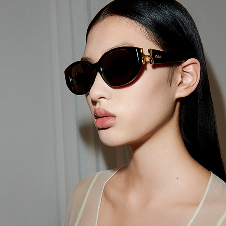 Kering Eyewearが製造販売を手掛けるChloéの2024年春夏コレクション