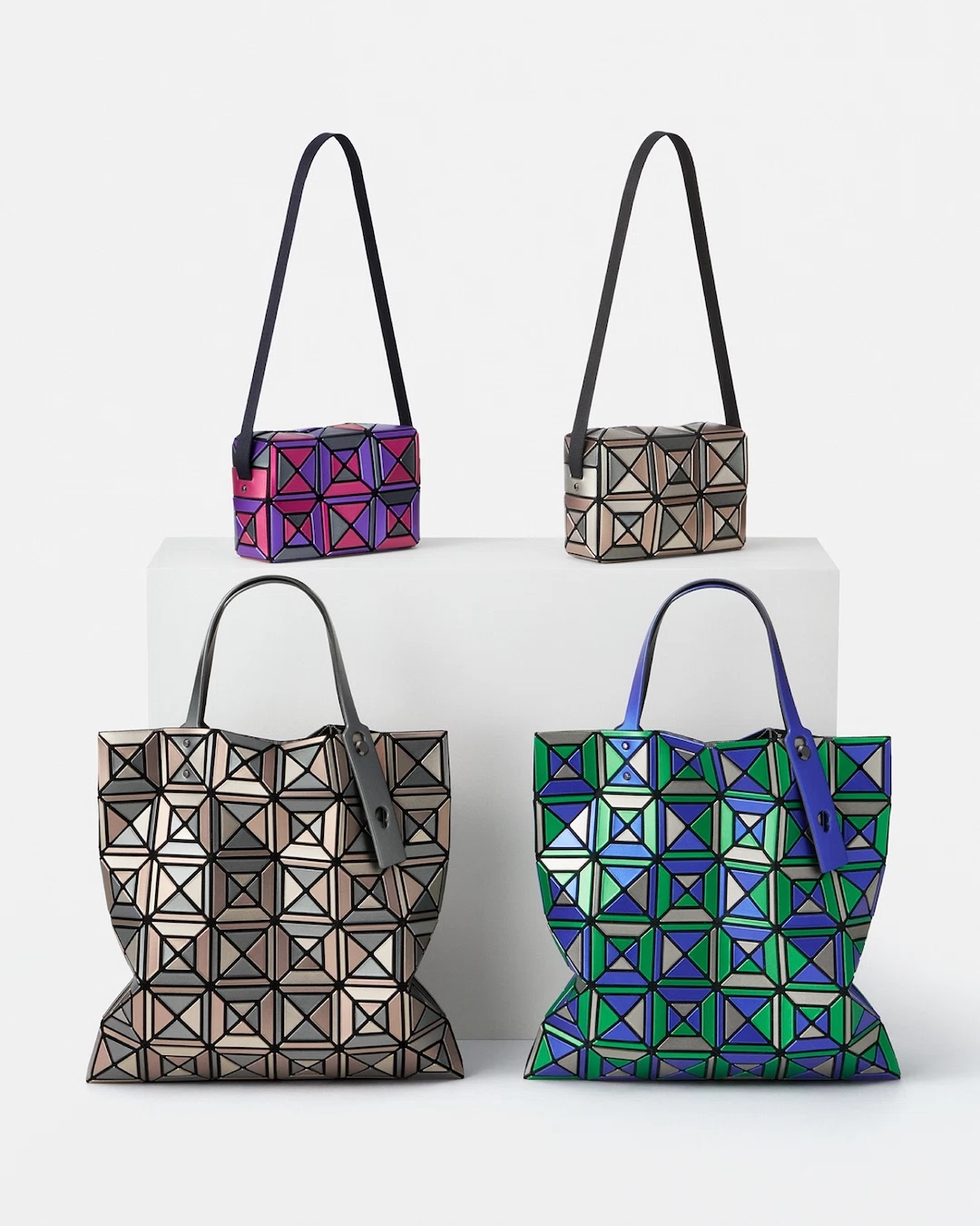BAO BAO ISSEY MIYAKE より、音楽的な調和をモチーフにしたバッグなど