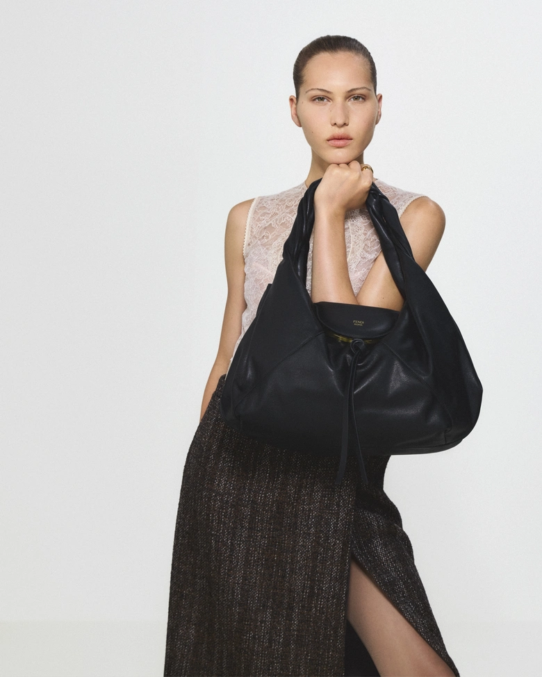 FENDIの伝説のイットバッグ「FENDI Spy」が復活 │ QUI - Fashion