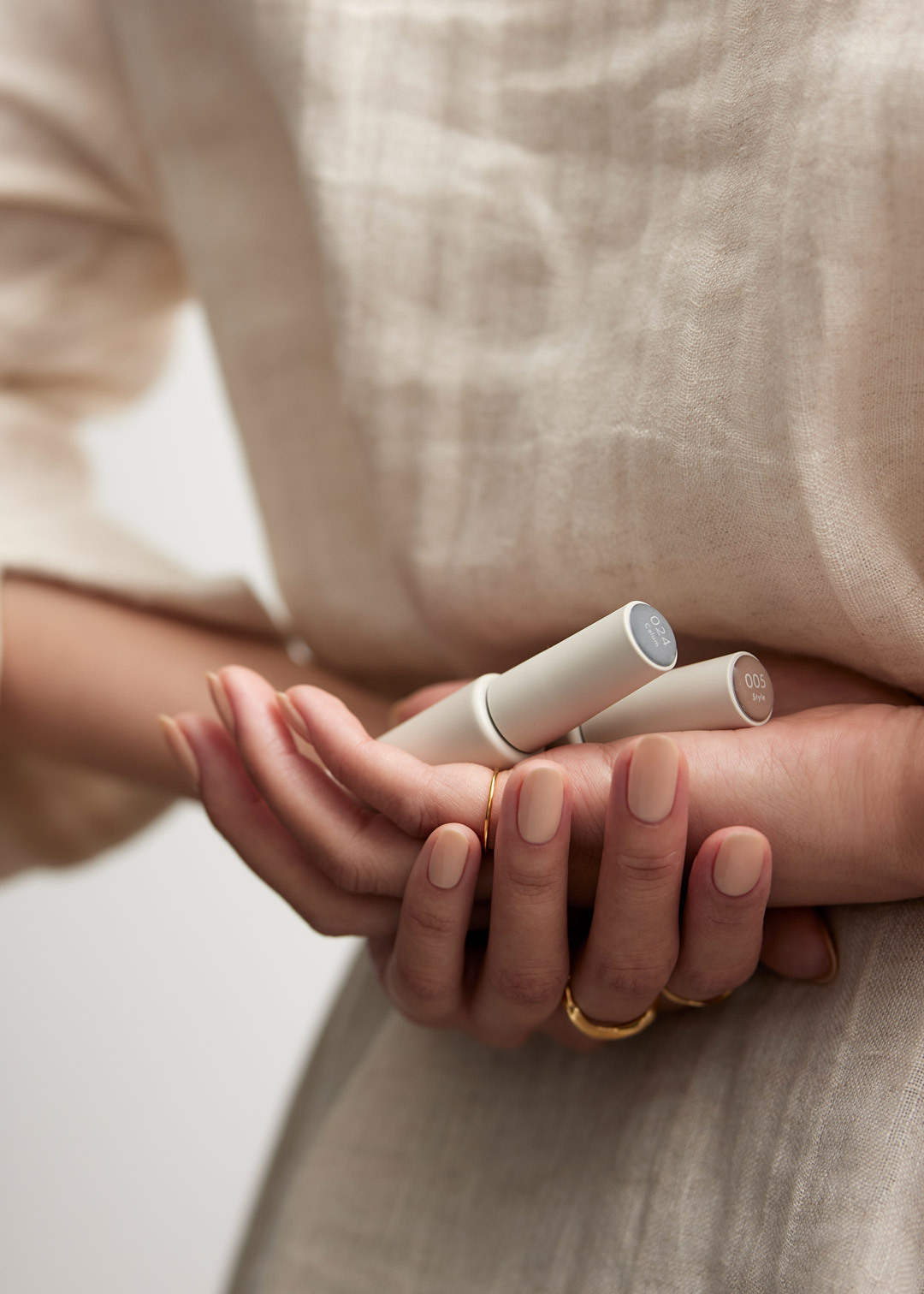 爪も肌も傷つけない。 ボタニカル成分配合のセルフジェルネイル