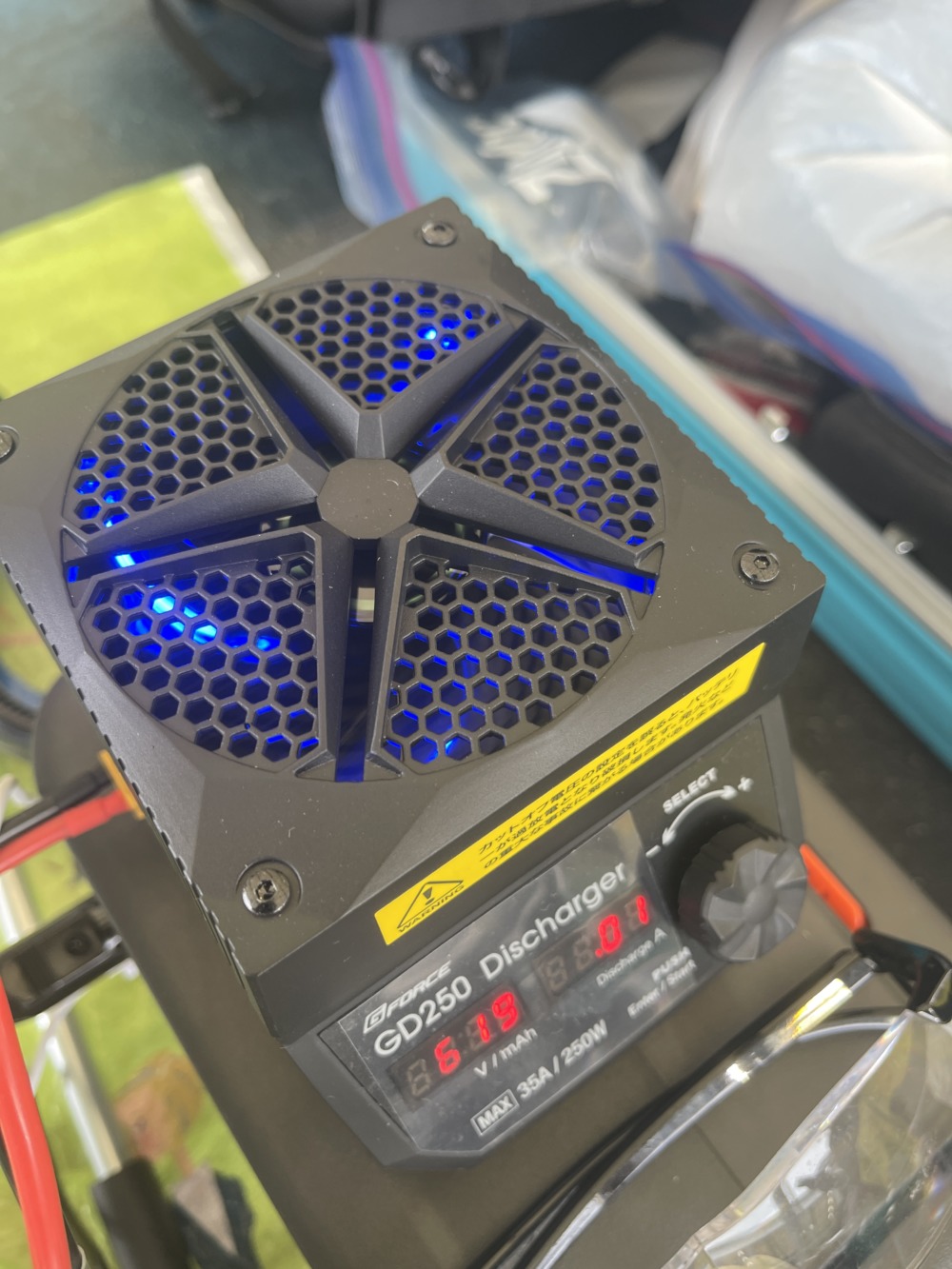青く光るのか！？NEW GEAR GFORCE 放電器 GD250 Dischargerのカッコ