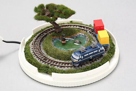 Zゲージの鉄道ジオラマ(完成品)