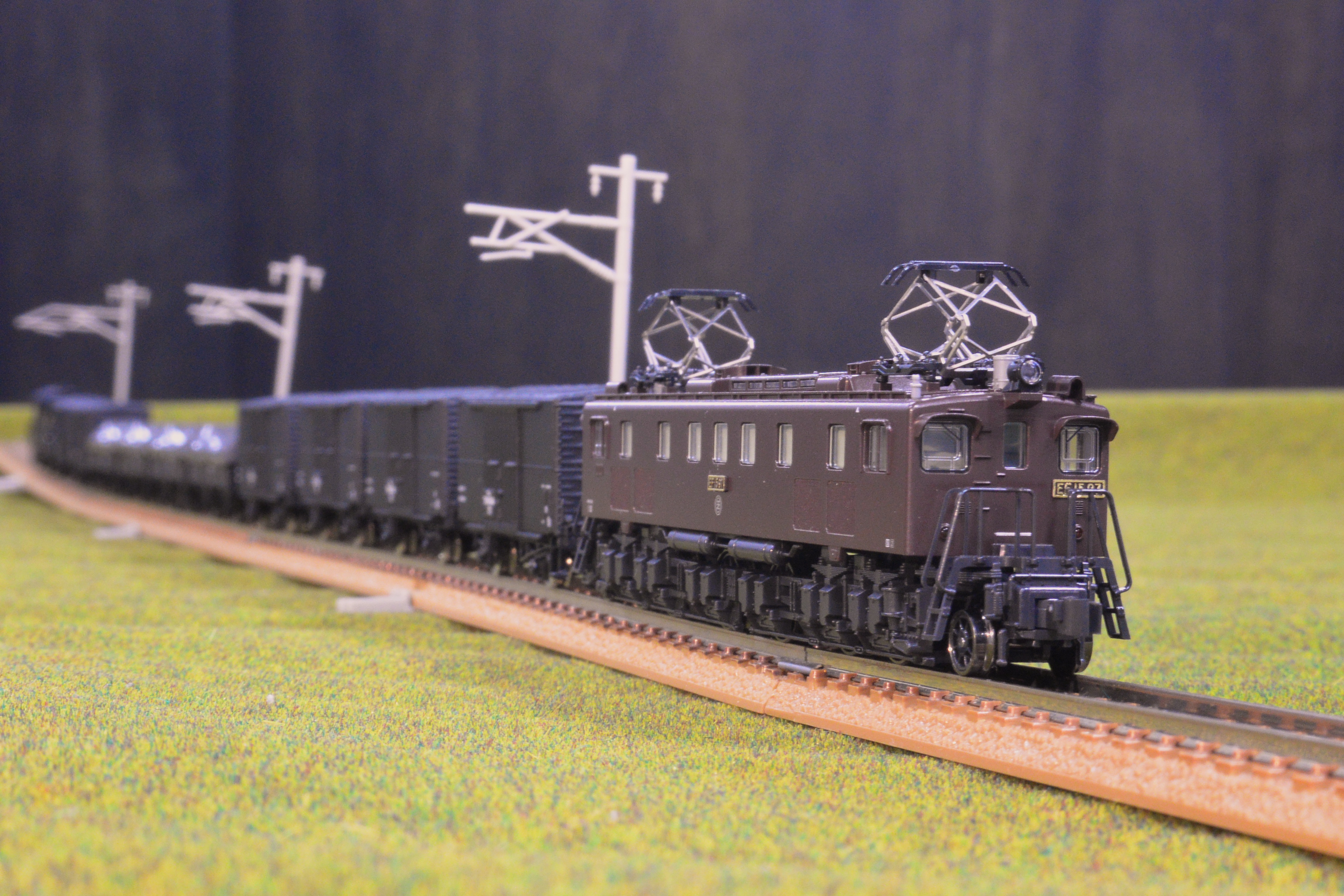 KATO】旧型電機EF15（標準型）で貨物列車を楽しむ – 鉄道模型部