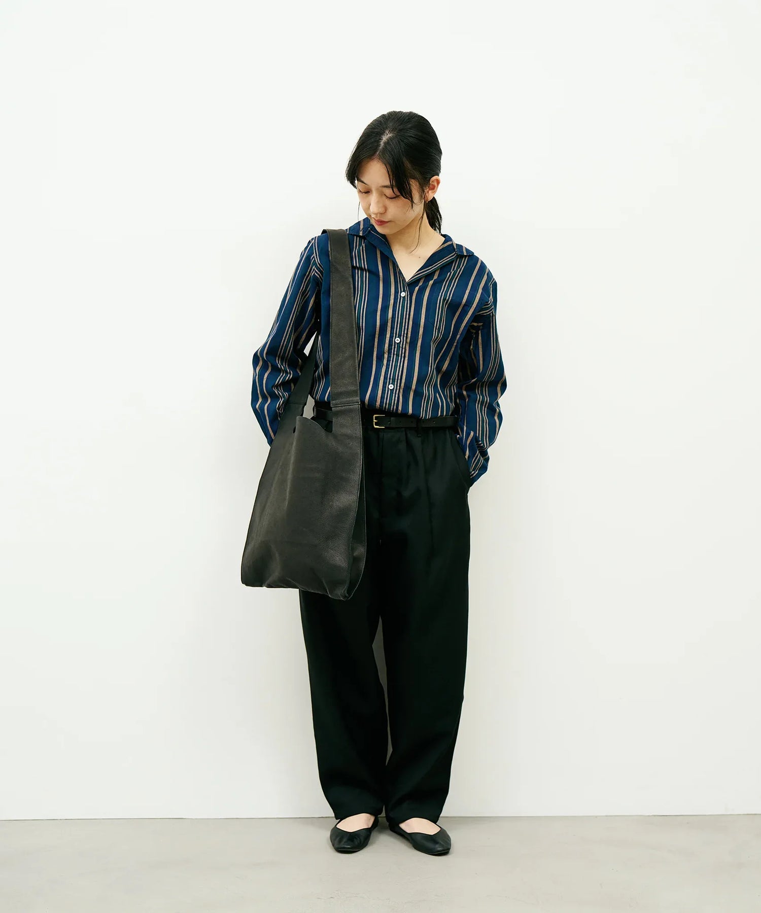 軽くて柔らかい豚革ショルダーバッグ - シンプルなレジ袋スタイル – REN