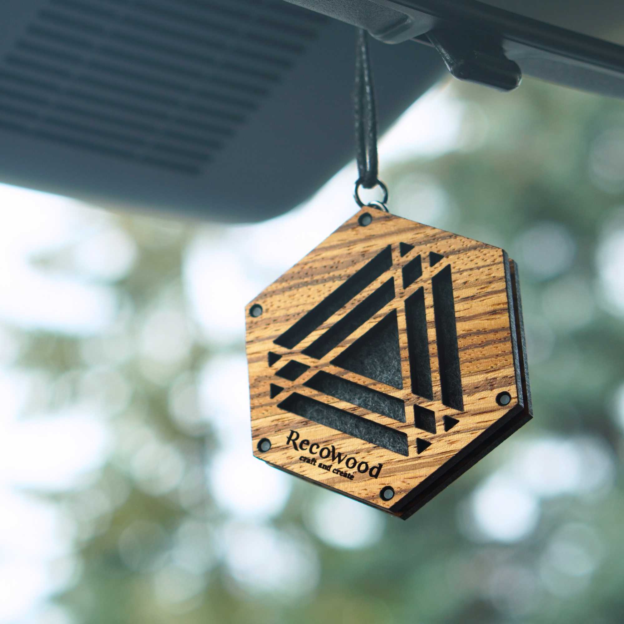 Aromawood】ヘキサトライアングル｜無香料・吊り下げ型カー