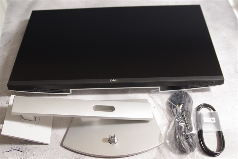 Dell 27インチ4K UHD USB-Cモニター S2722QC 縦置きで使用中 - あれも