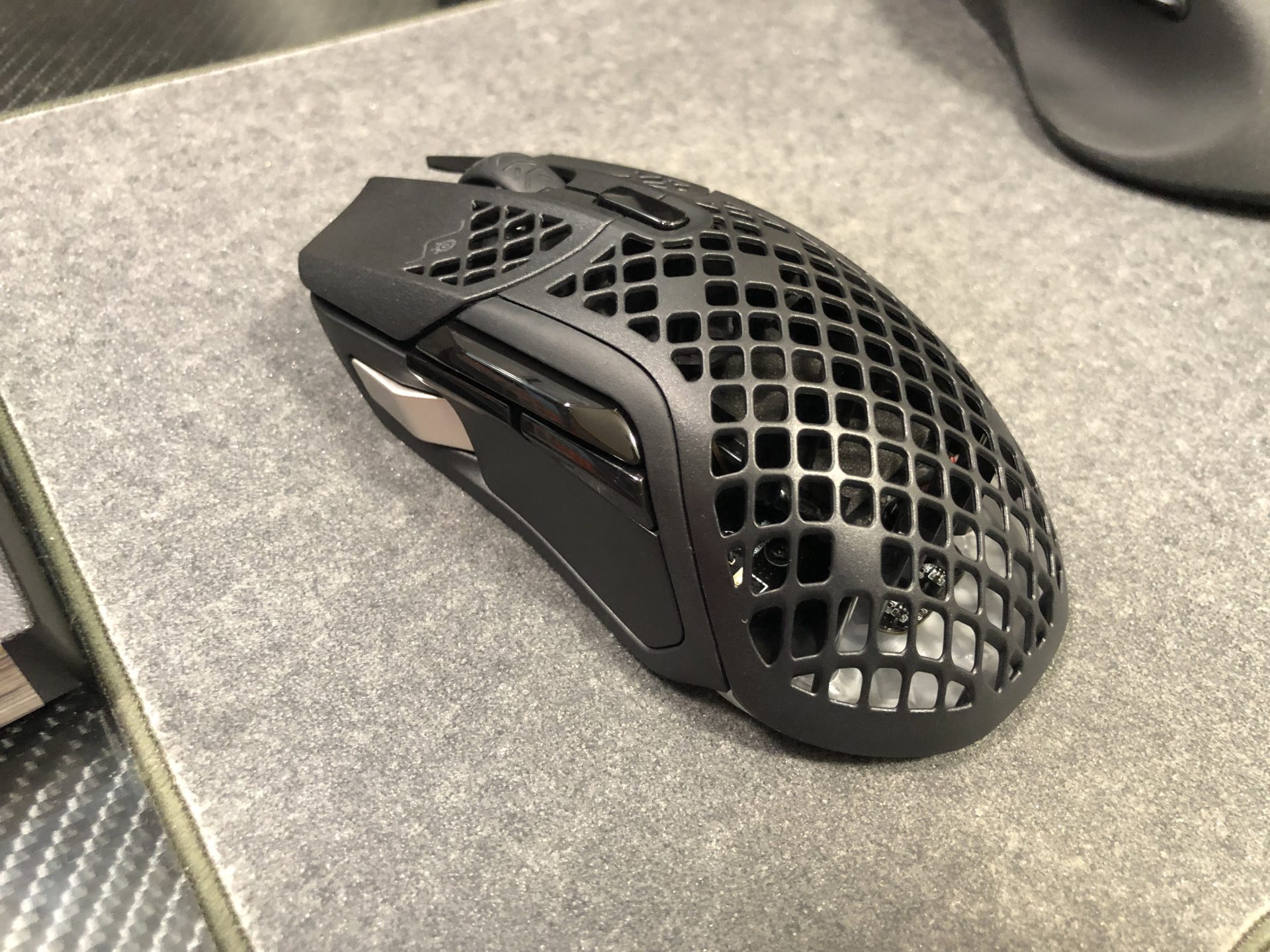 SteelSeries Aerox 5 Wireless 使ってわかったサイズ感、使い勝手