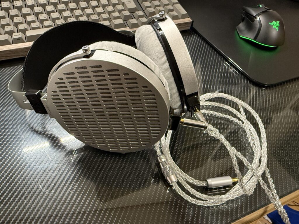 水月雨 MoonDrop Cosmo（大都会）ヘッドフォンを衝動買い。これは良い