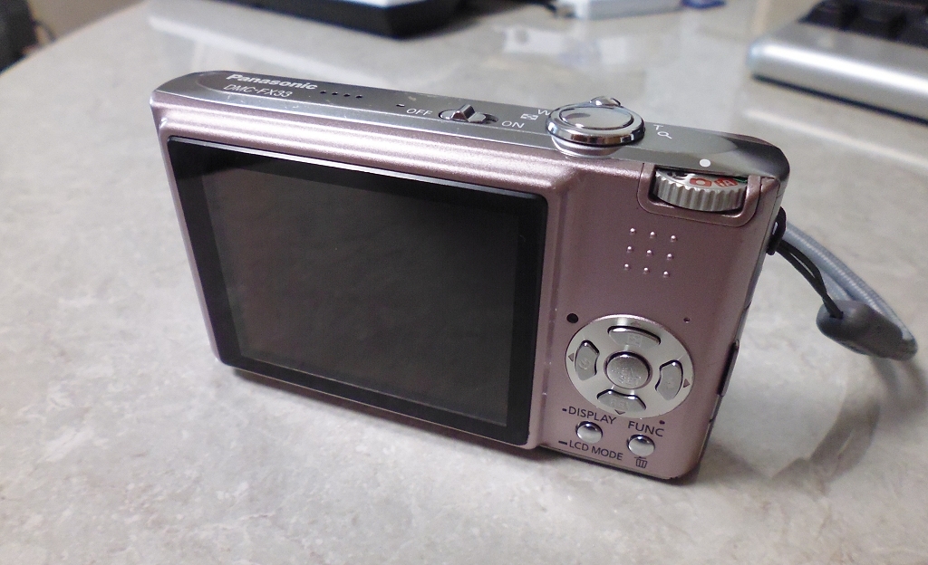 価格.com - 『本体 裏』パナソニック LUMIX DMC-FX33 kokonoe_hさんの