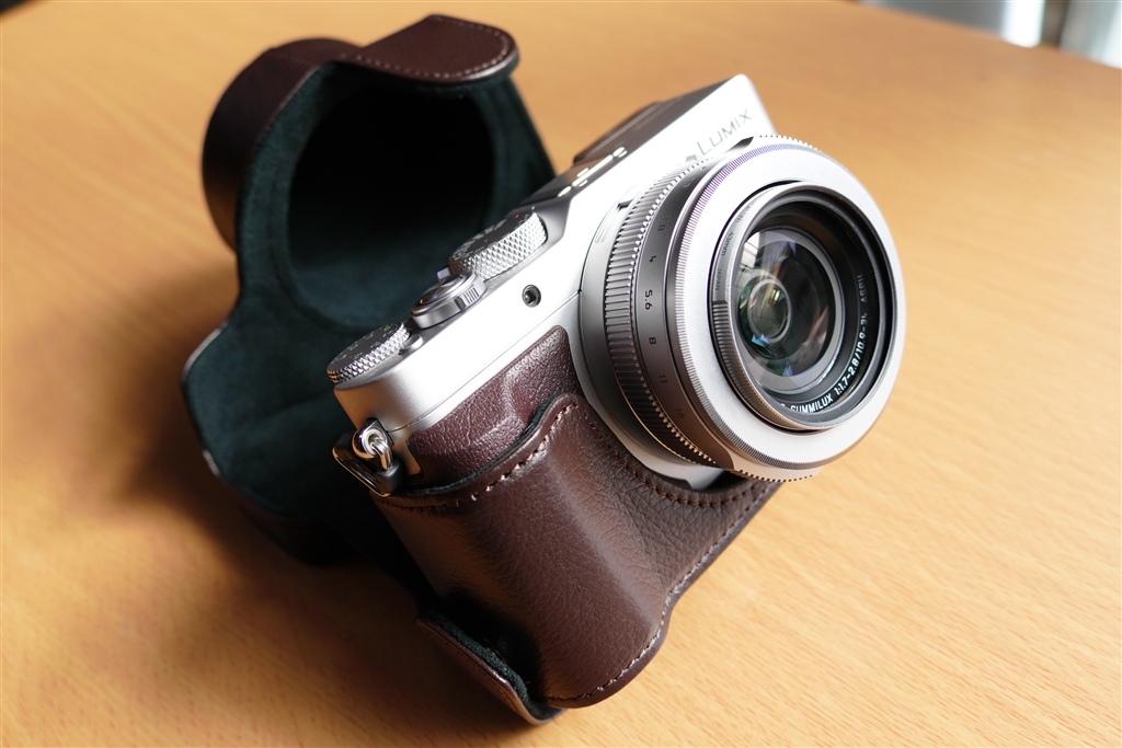 価格.com - 『純正革ケースとの相性も良好です』パナソニック LUMIX