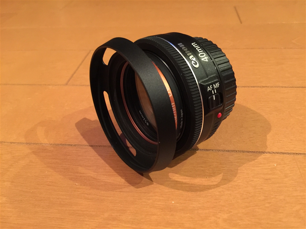 価格.com - 『薄さを捨て、ライカ風のフードに赤い縁のフィルターを