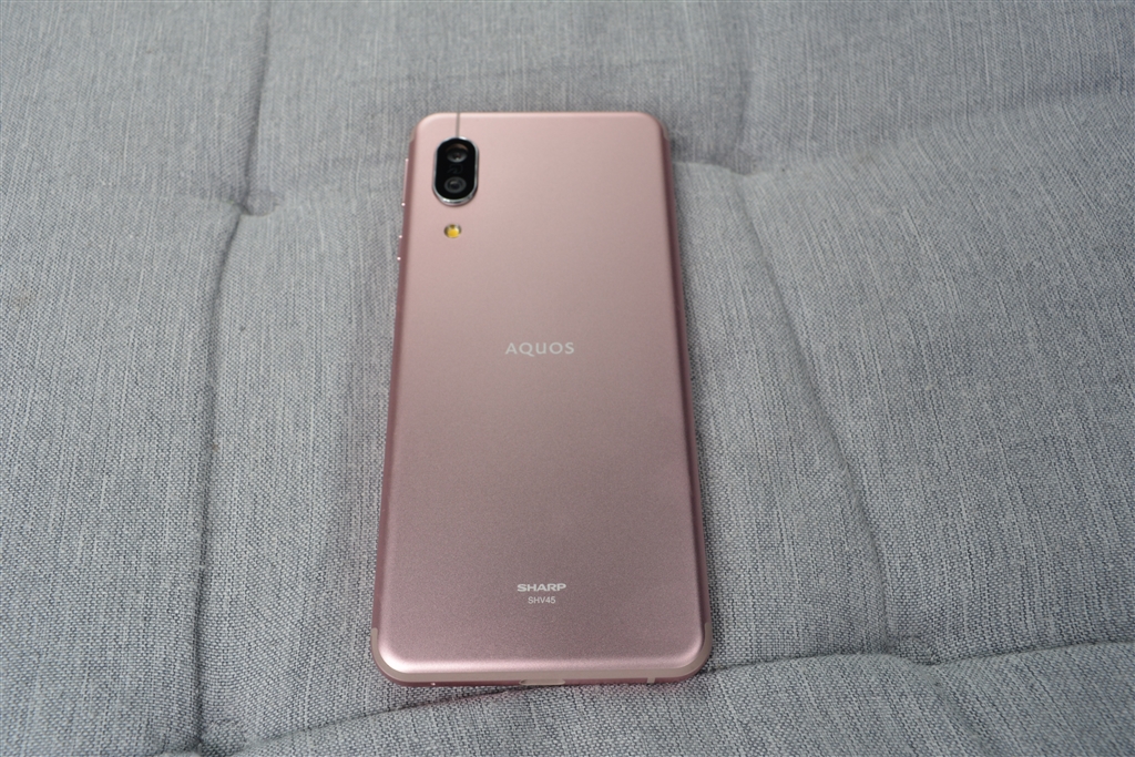 価格.com - 『ソフトピンクをチョイス。桜色で気品がある。』シャープ