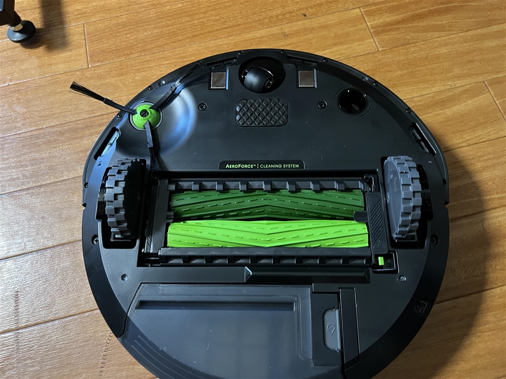 価格.com - 『サイドブラシとゴム製デュアルアクションブラシを配置