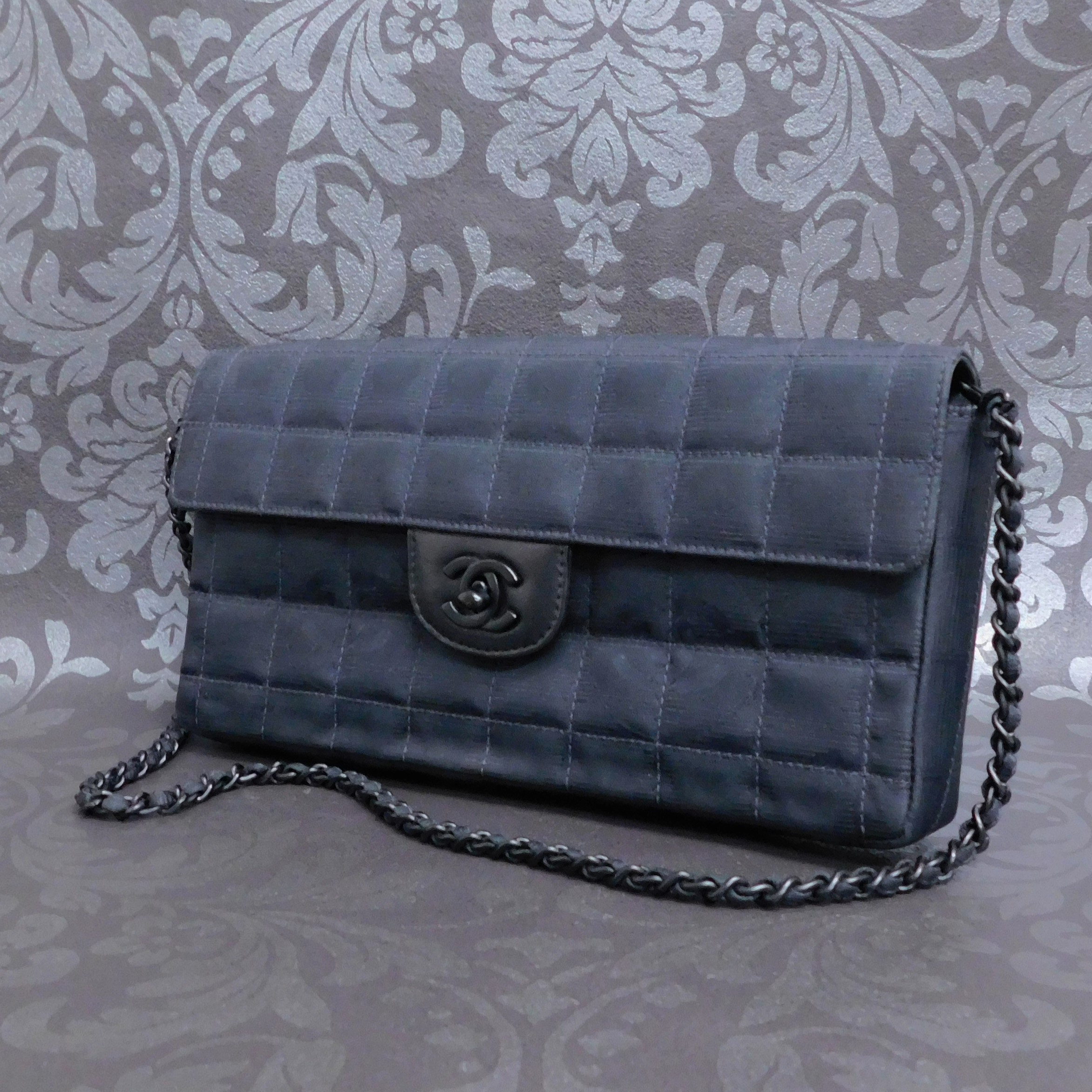 chanel271001.JPG