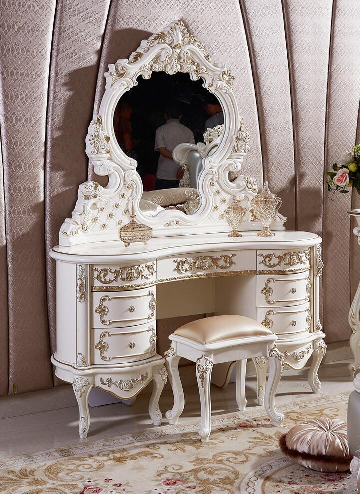 輸入家具のローマンディール