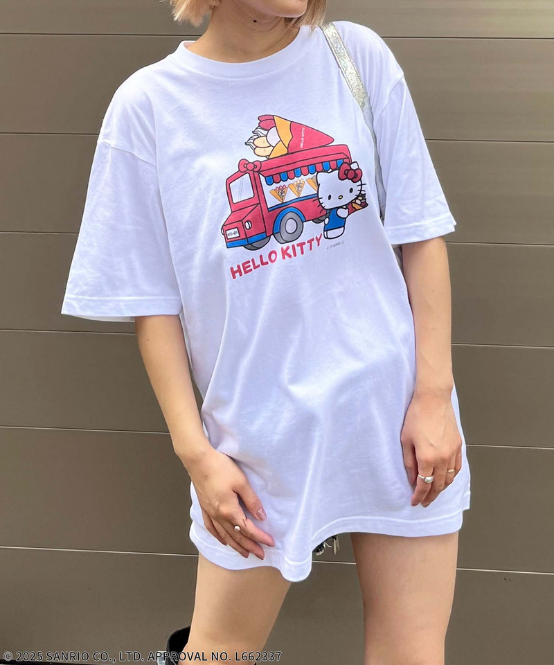 Sanrio characters/サンリオキャラクターズ】ハローキティスーベニアT