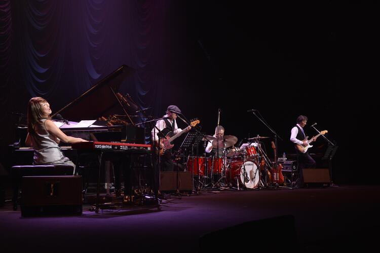 矢野顕子、TIN PAN(細野晴臣/林立夫/鈴木茂)とのライヴをCD化 (2014/12