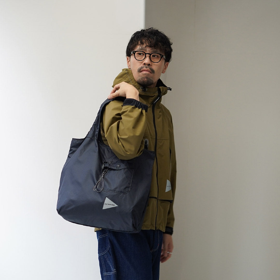 AND WANDER（アンドワンダー） グロッサリー ポケットバッグ