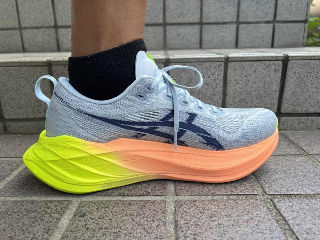 スーパーブラスト2】アシックスの超万能厚底シューズ「SUPERBLAST2」を