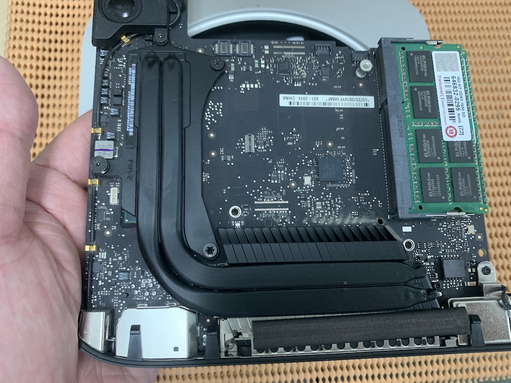 Mac mini (Late 2012) SSD:128GB メモリ:16GB Mac mini (Late 2012