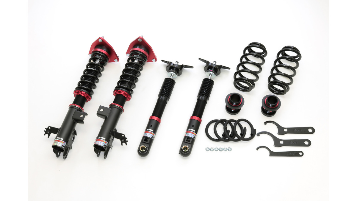 RAV4アドベンチャー・オフロードパッケージをローダウン／リフトアップ