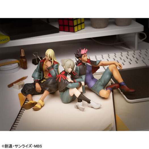 水星の魔女」座ってくつろぐ様子が魅力的♪ グエルら御三家の御曹司が