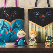 ディズニー「アナ雪」アナ＆エルサが戴冠式で着用したドレスがモチーフ