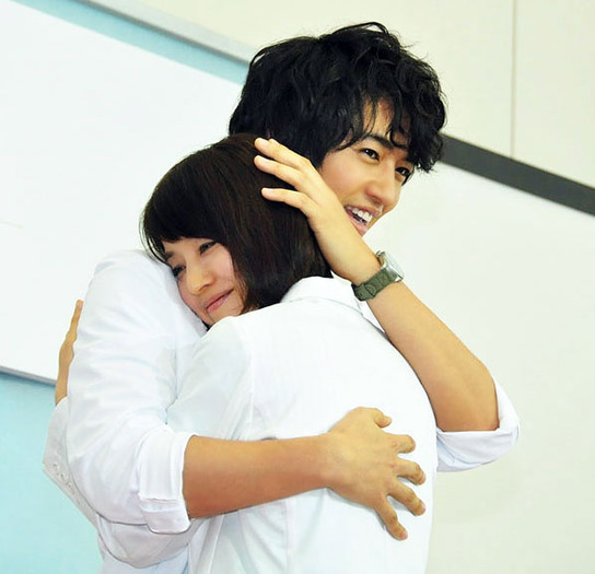 斎藤工、石田ゆり子との抱擁シーンは「浣腸を待つような姿勢