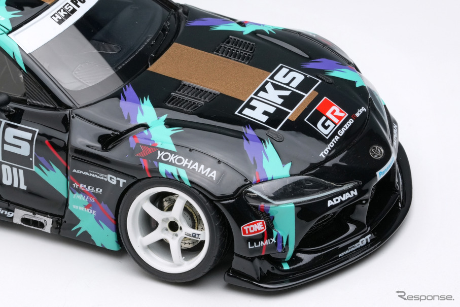 HKSが「東京オートサロン2025」限定/先行販売アイテムを公開、谷口選手