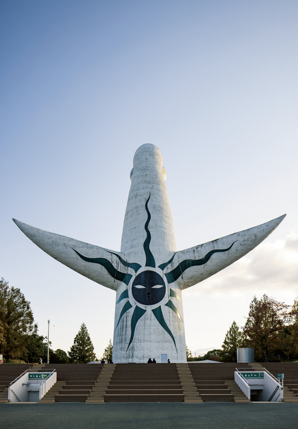 岡本太郎による「太陽の塔」は、なぜ時を超えて愛されるのか。｜Pen Online