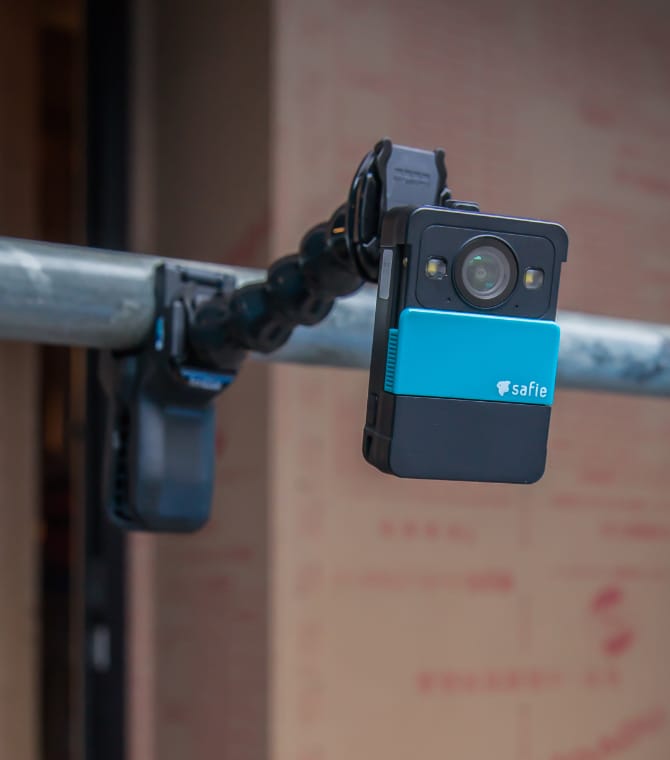 Safie Pocket シリーズ 現場用ウェアラブルクラウドカメラ｜クラウド