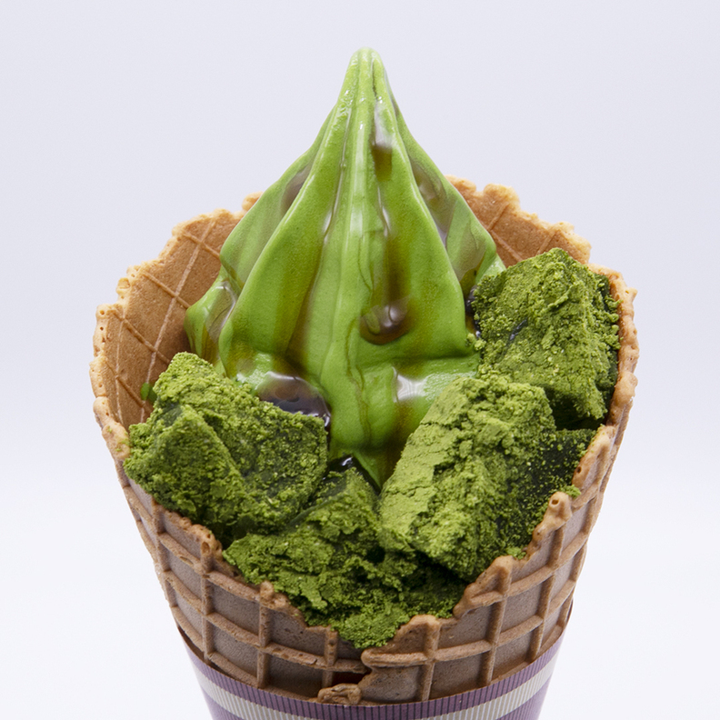 濃い抹茶ソフト【抹茶わらび餅と黒蜜】 | 西条園｜SAIJOEN｜伝統と