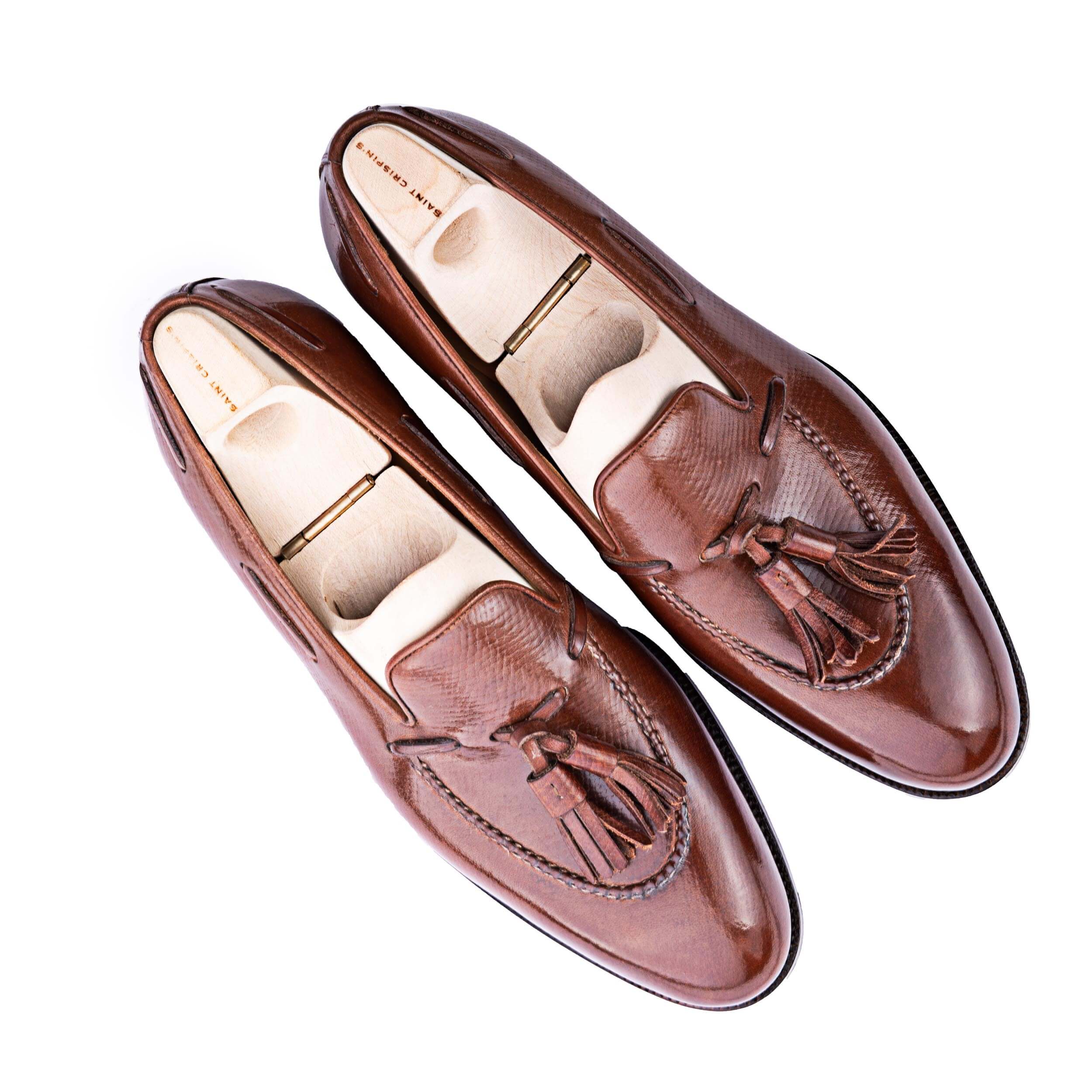 Tassel Loafer with hand-stitched apron in mid brown Russian calf