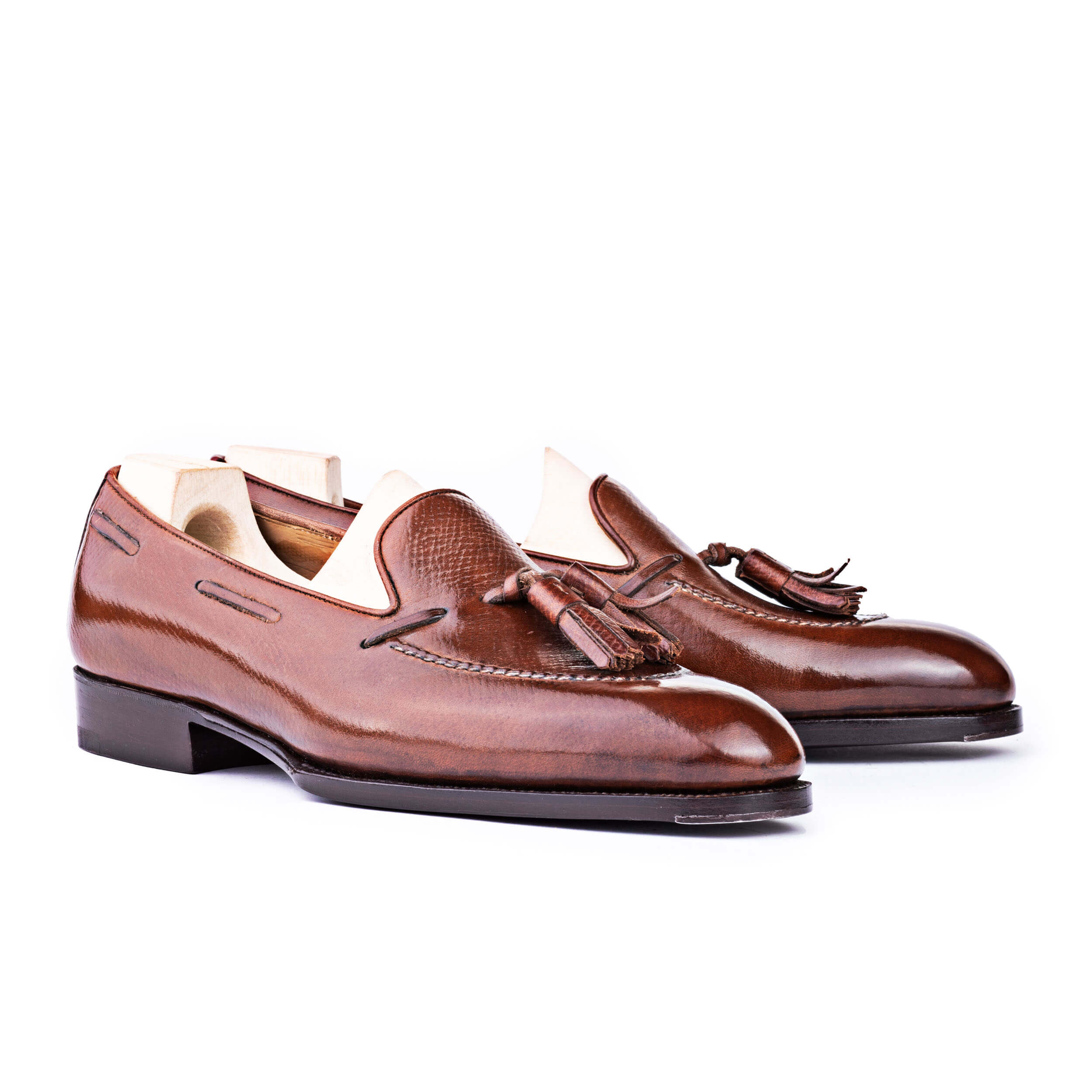 Tassel Loafer with hand-stitched apron in mid brown Russian calf