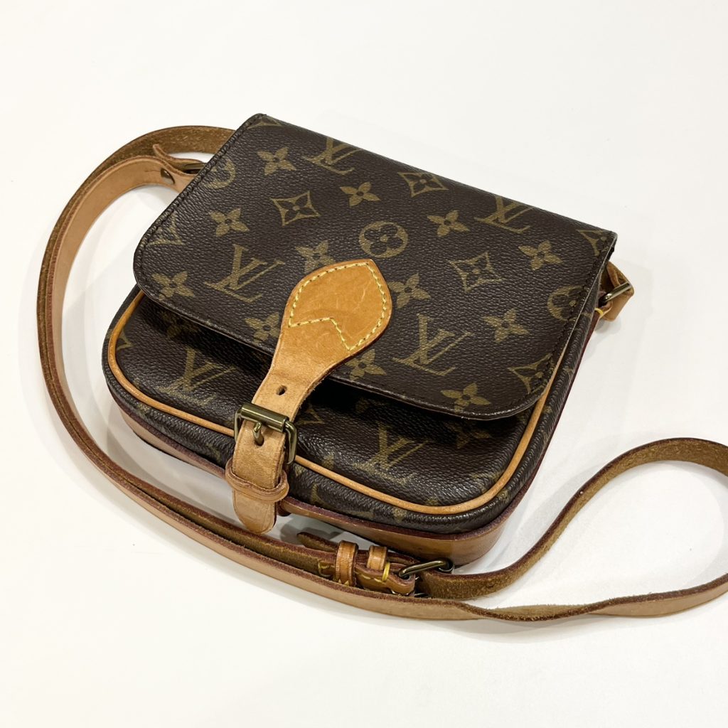 ルイヴィトン LOUIS VUITTON カルトシエール モノグラムショルダー