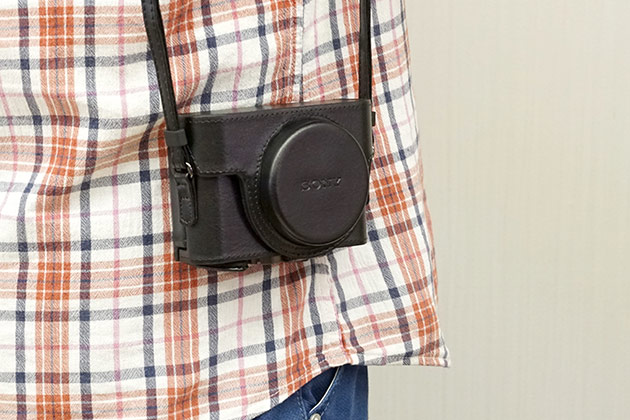 RX100シリーズをオシャレに持ち歩こう！ジャケットケース「LCJ-RXK」