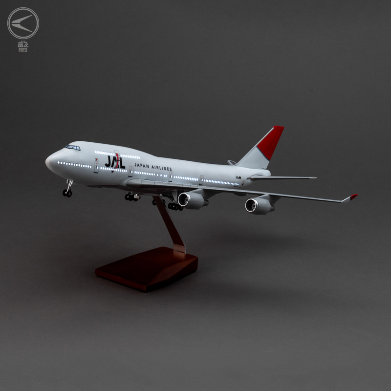 Japan Airlines Boeing 747-400 Model Airplane - 1/150 Scale
