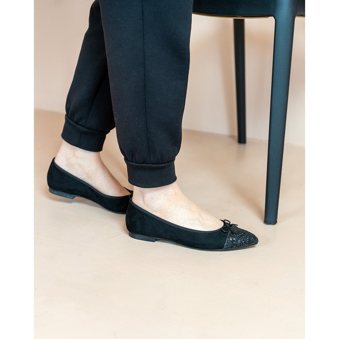 フラットバレエシューズ （ブラック スエード） -Emma Francis / エマ