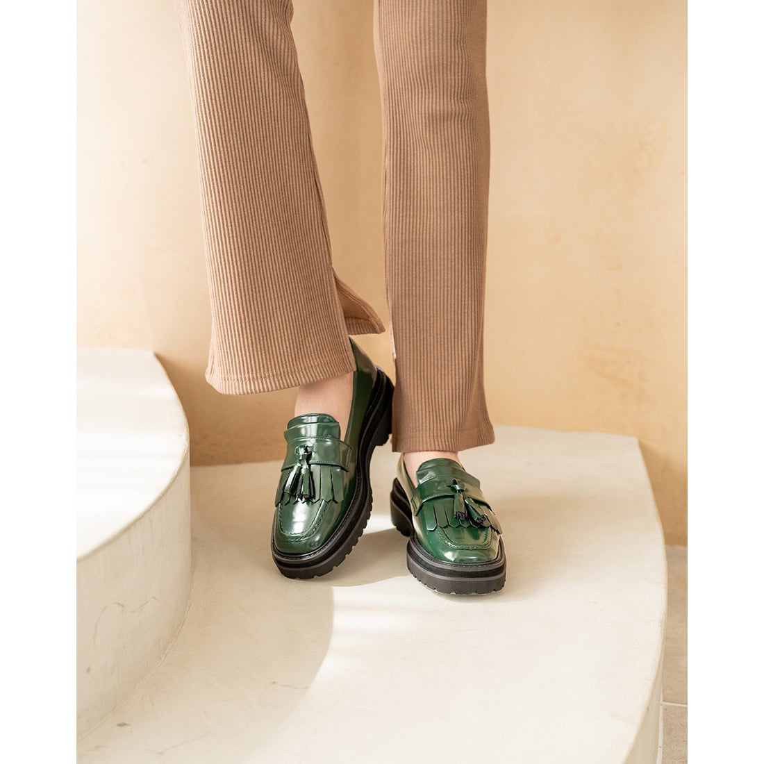 レイン対応】ボリュームソール フリンジ ローファー （カーキ エナメル