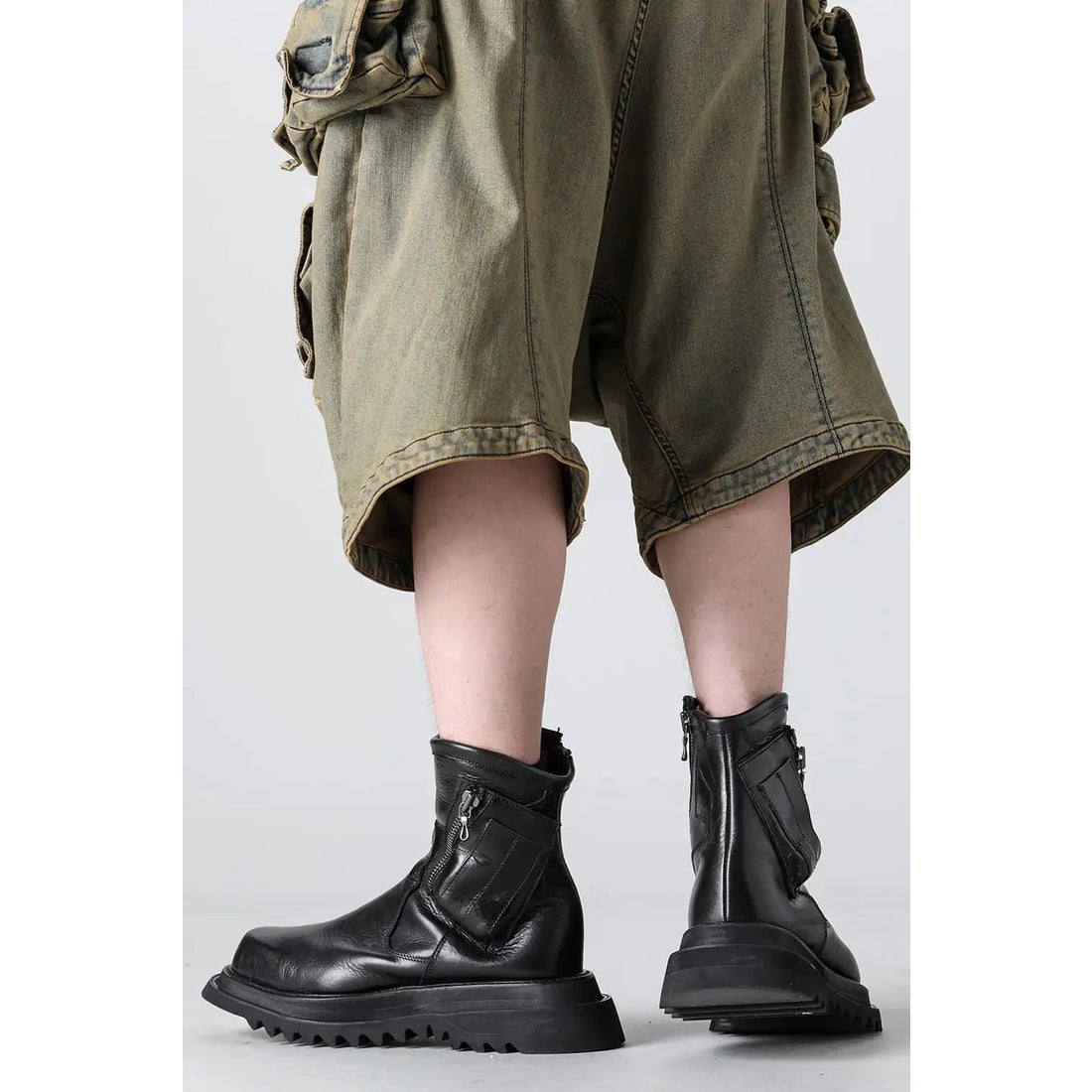 ユリウス JULIUS Cow Leather Side Zip Boots （BLACK） -デザイナーズ