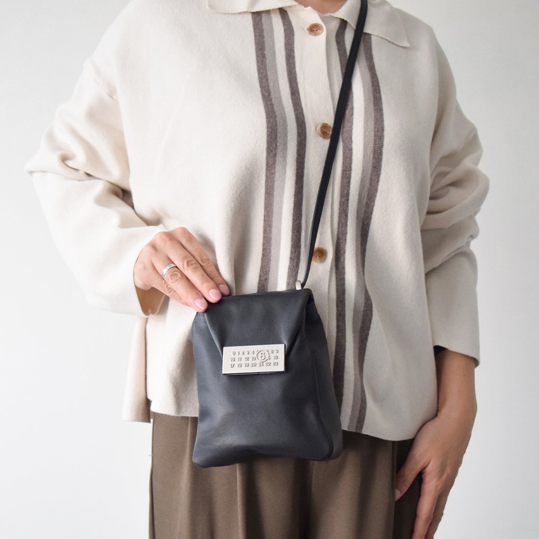 エムエムシックス メゾン マルジェラ MM6 Maison Margiela NUMERIC BAG