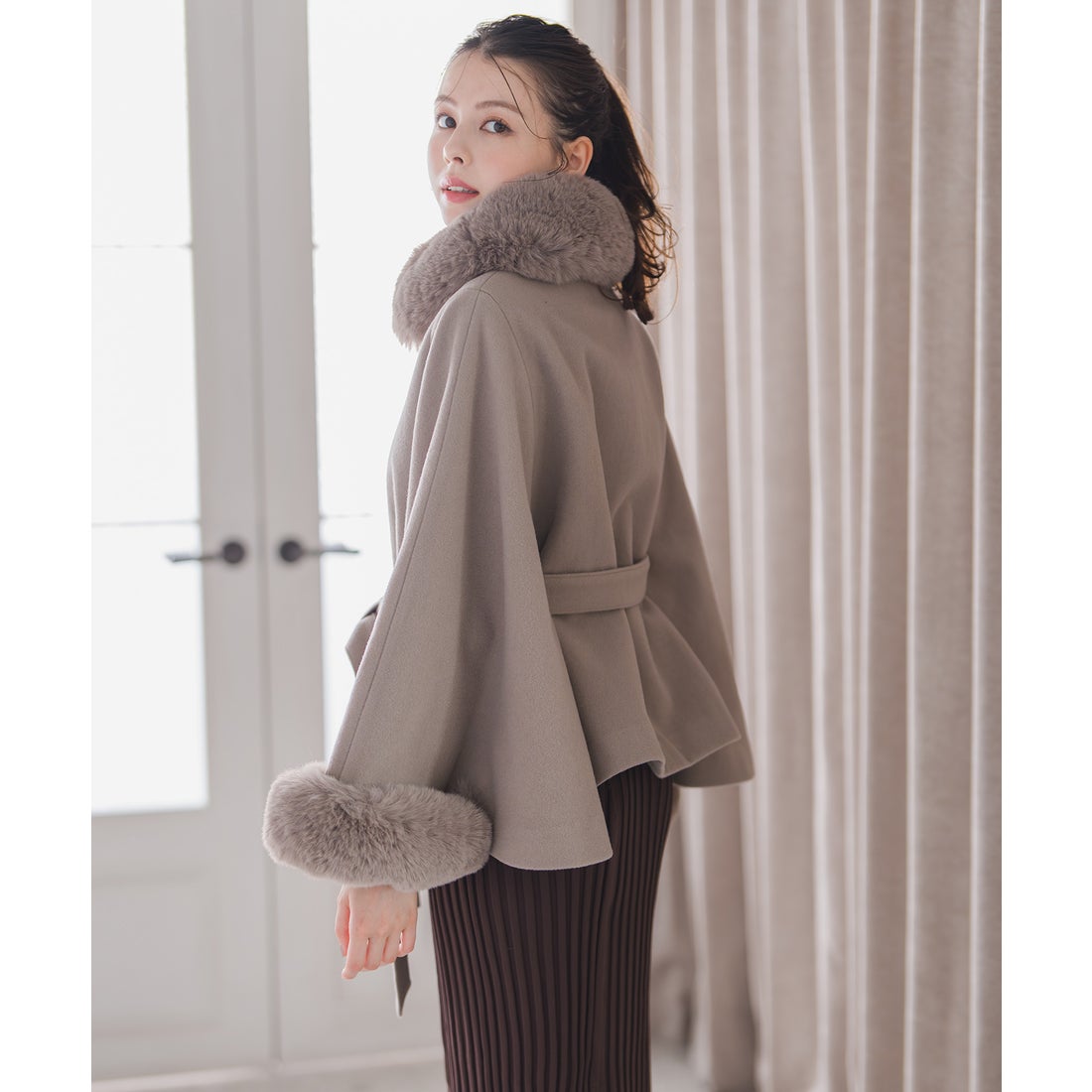 ミッシュマッシュ MISCH MASCH 2025秋冬新作 ブローチ付きポンチョ