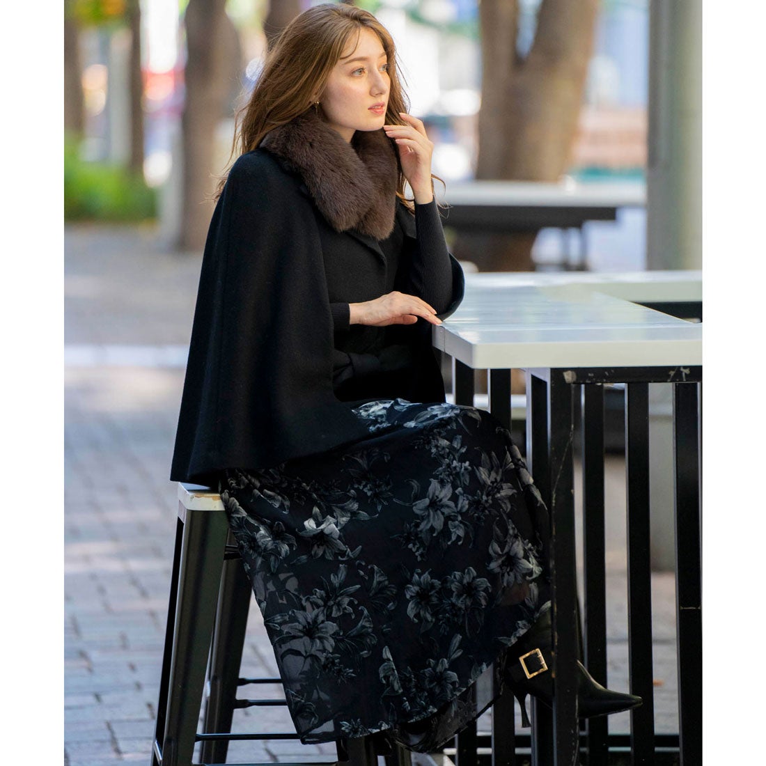 ノエラ NOELA ファースリットケープコート （ブラック） -靴