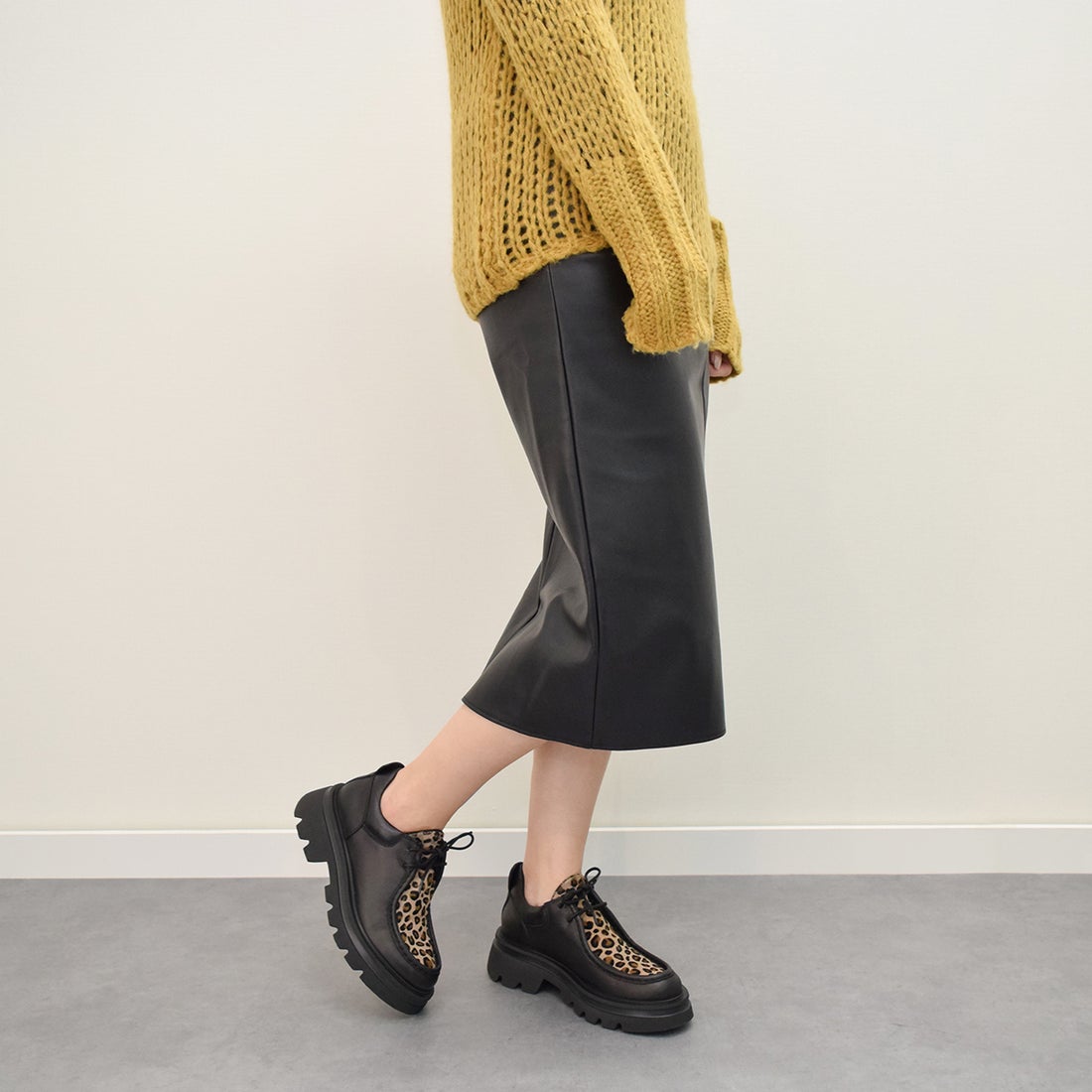 クシェリ QUSHELI トラックソールチロリアンシューズ （ブラックコンビ